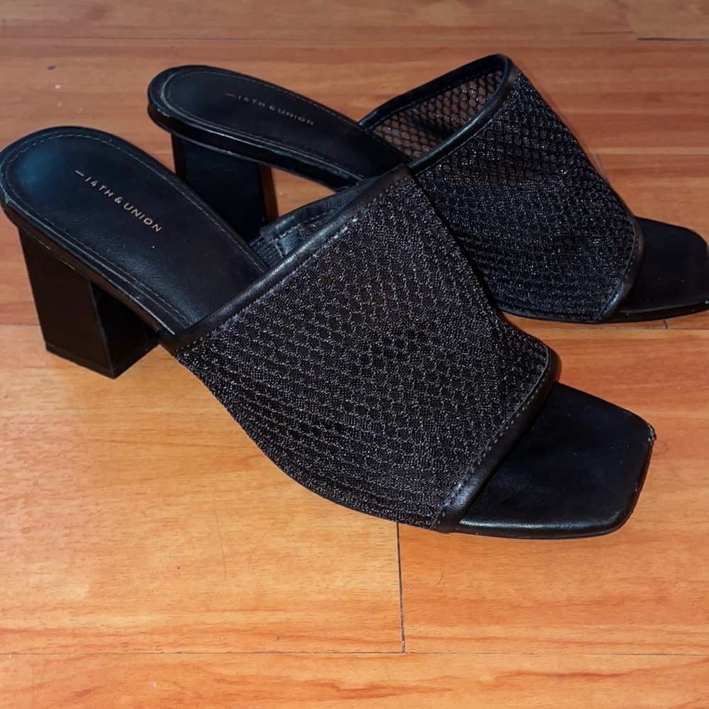 Mesh mule slides, black . Size 9